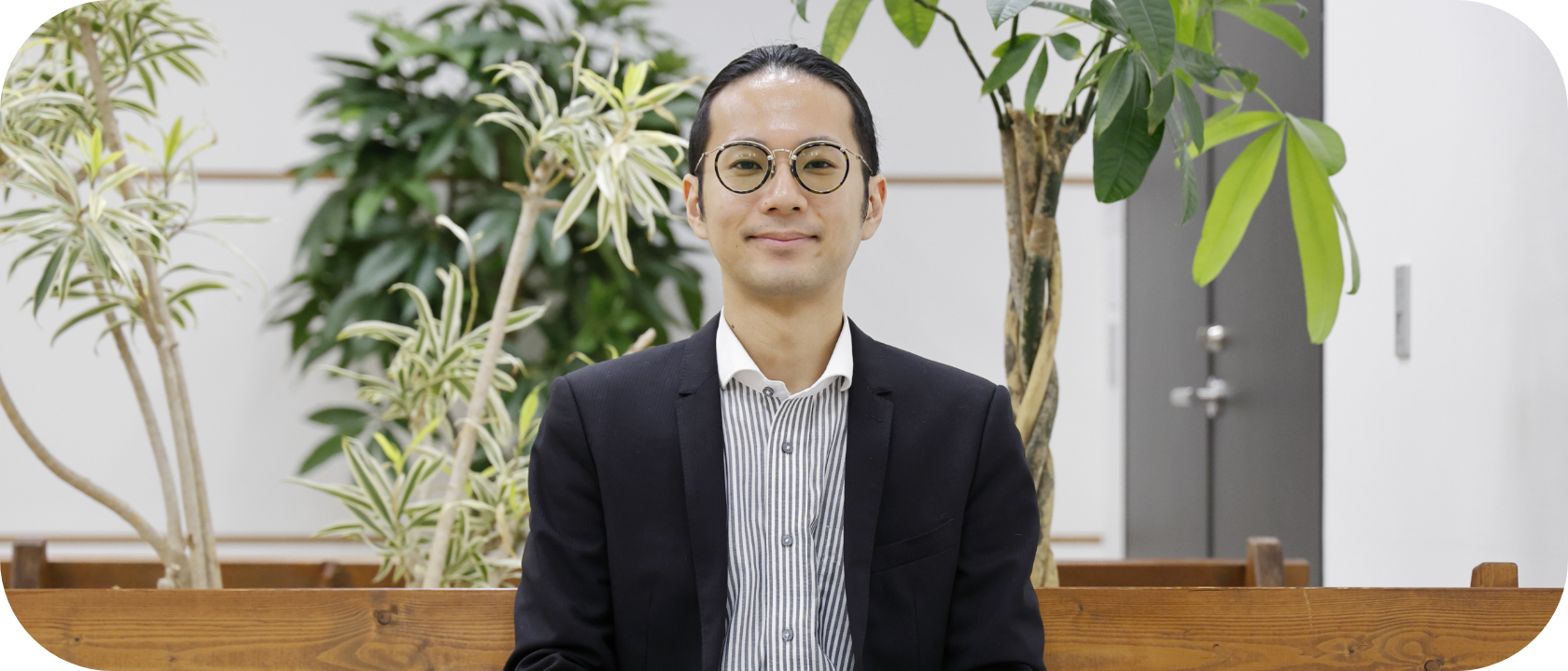 清水さんの正面笑顔の様子